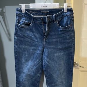 Women’s cropped jeans, size 10